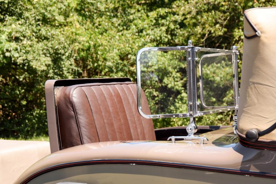 Интерьер Lincoln Model L Convertible Coupe 1925 года  (фото 9 из 13)
